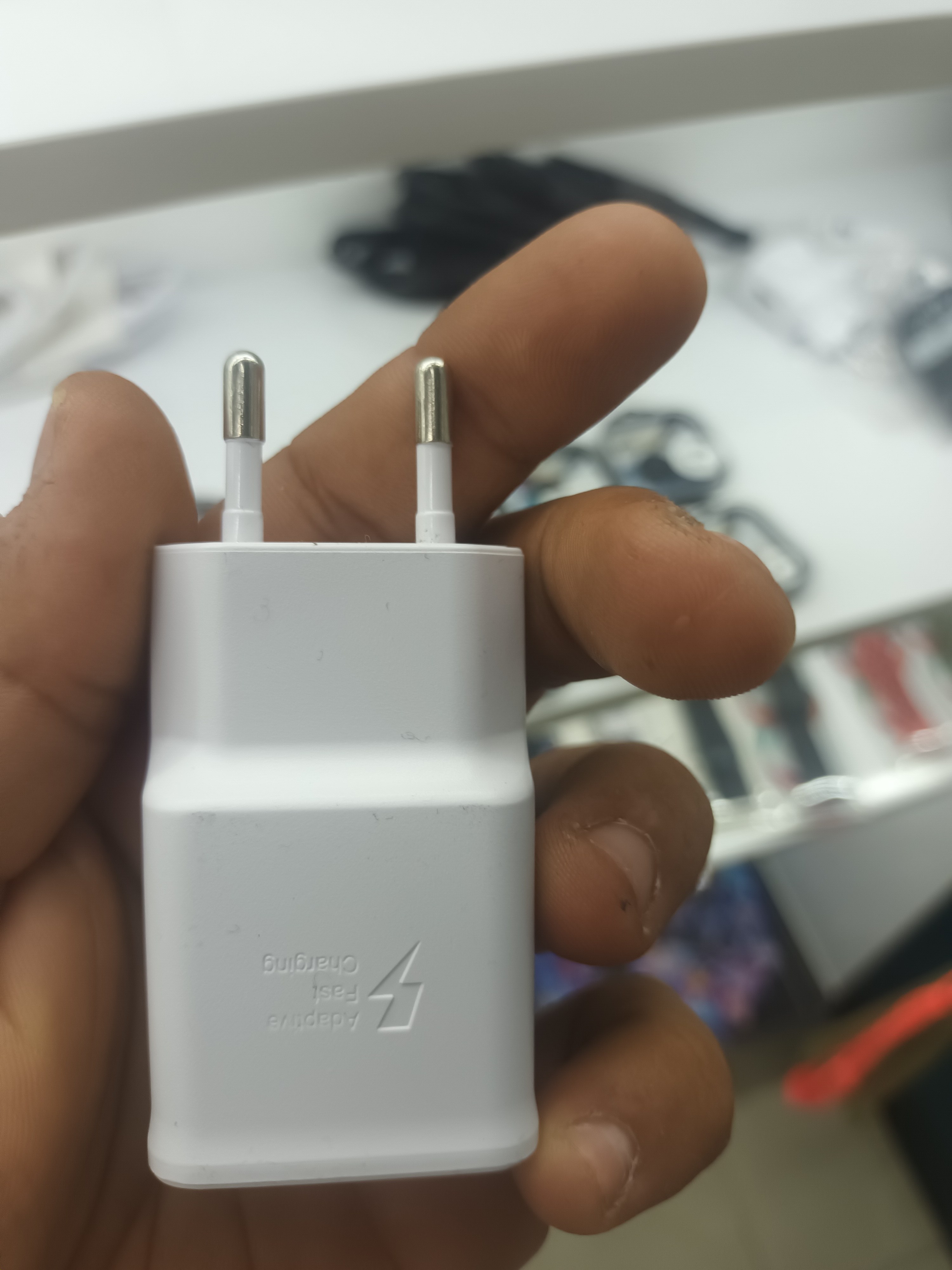 کلگی فست شارژمشکی و سفیدH-53